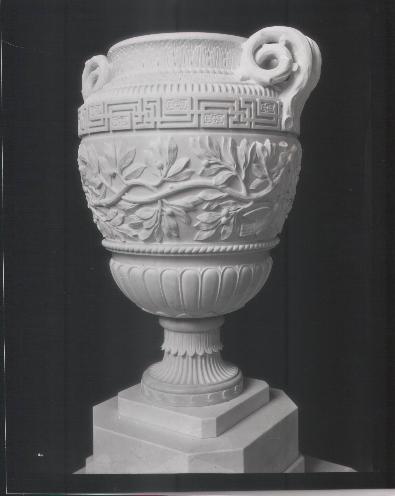 Vaso in marmo h. 90 cm